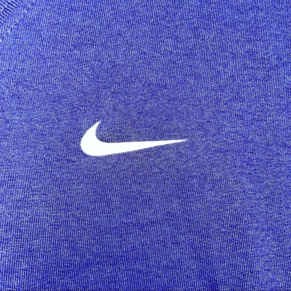 Nike Dri-Fit Shirt Short Sleeve V-Neck Pullover Athletic Workout Regular Fit Top